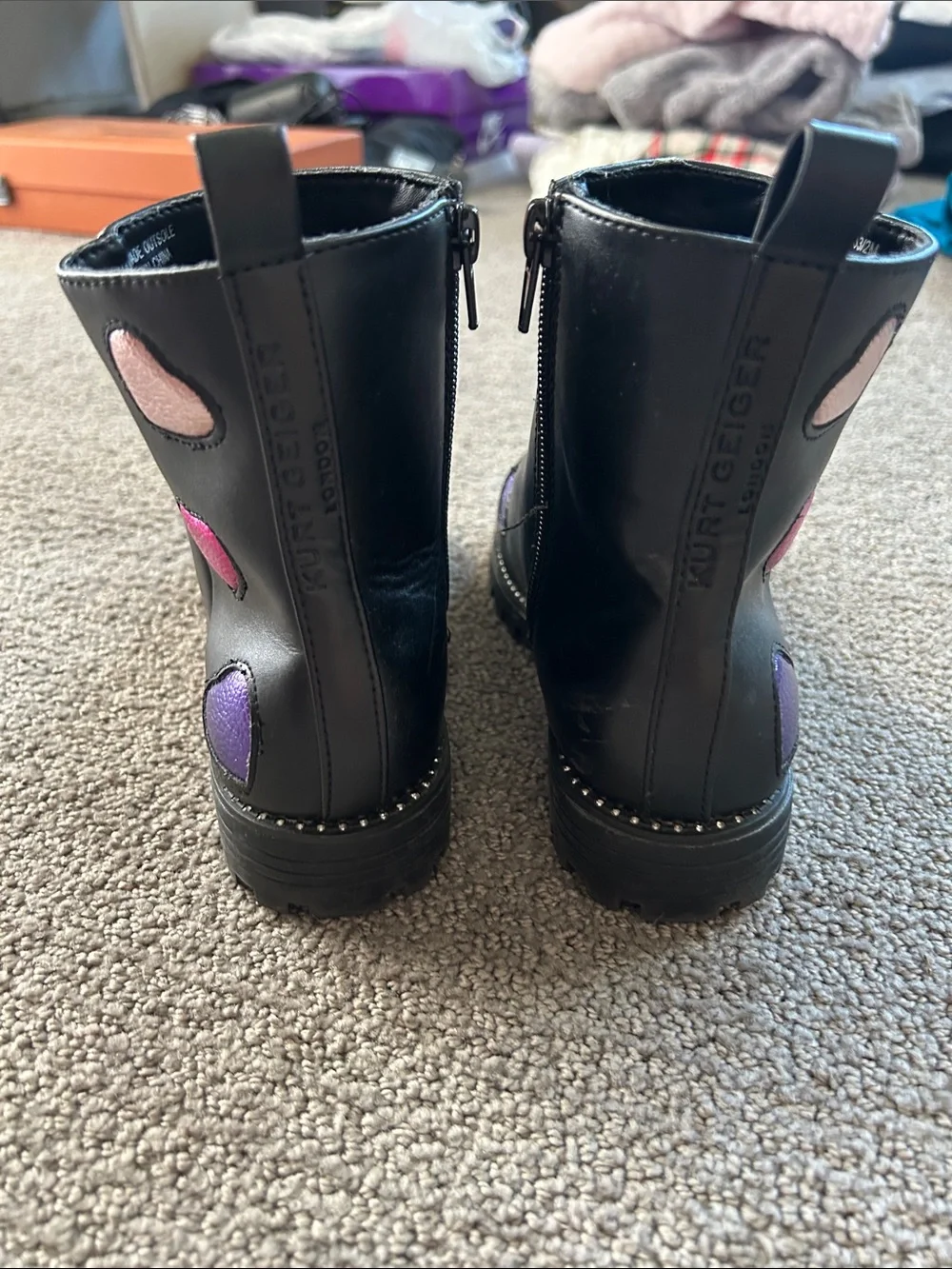 Kurt Geiger - kids Chelsea Love Black Leather Heart Accent Zip Boots